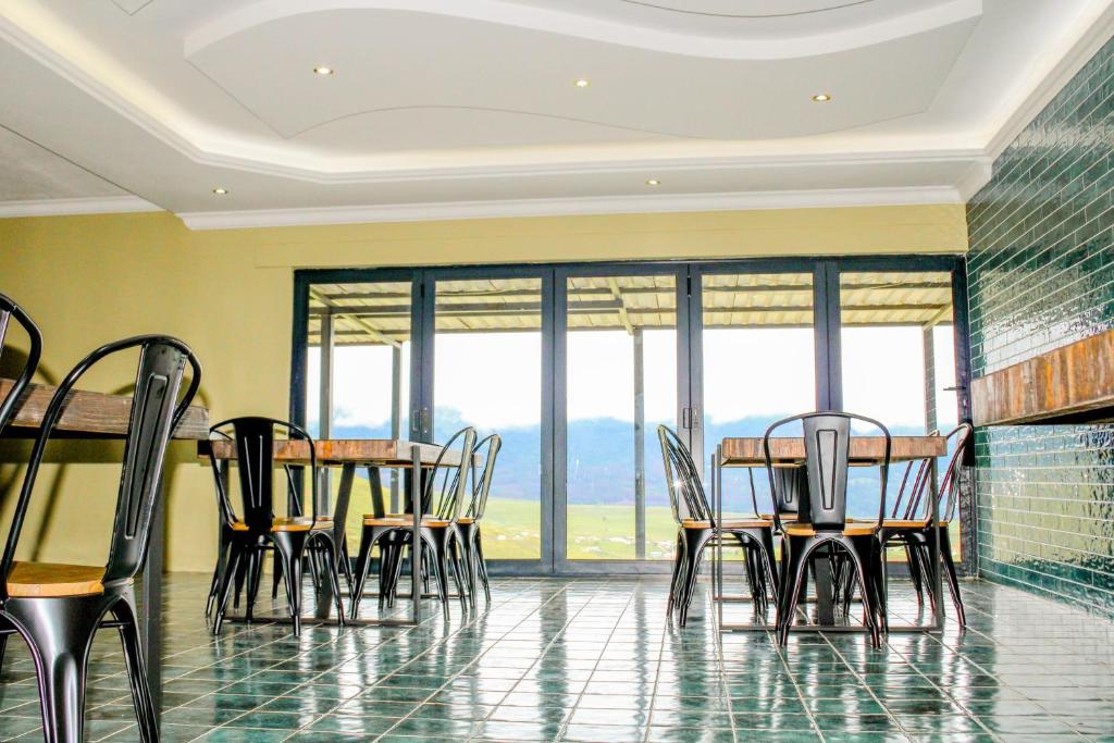 Restaurace v ubytování Imvomvo Country Lodge