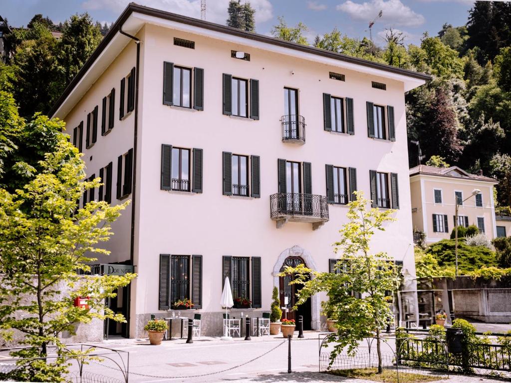 The building in which az apartmanhoteleket is located