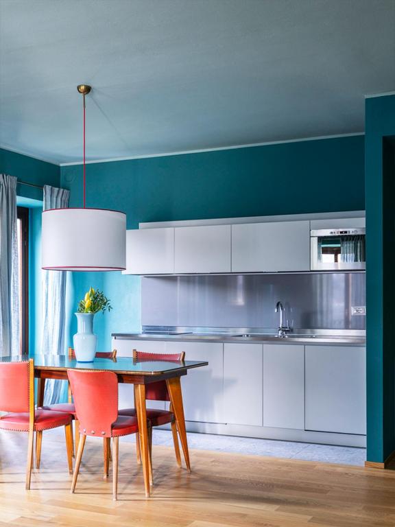 A kitchen or kitchenette at Domus Plinii 1792 Suites
