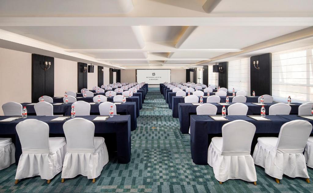 Mehood Lestie International Hotel Panyu Flagship Branch - Free Shuttle Bus to Canton Fair Complex During Canton Fair Period & Free Breakfast & Free Afternoon Tea & Free Midnight Snack商务区和/或会议室