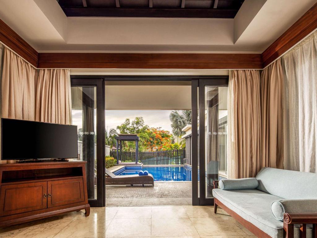 Bazén v ubytování Pullman Sanya Yalong Bay Villas & Resort nebo v jeho okolí