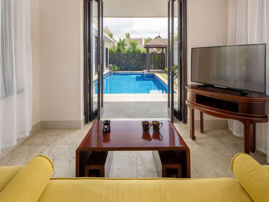 Bazén v ubytování Pullman Sanya Yalong Bay Villas & Resort nebo v jeho okolí
