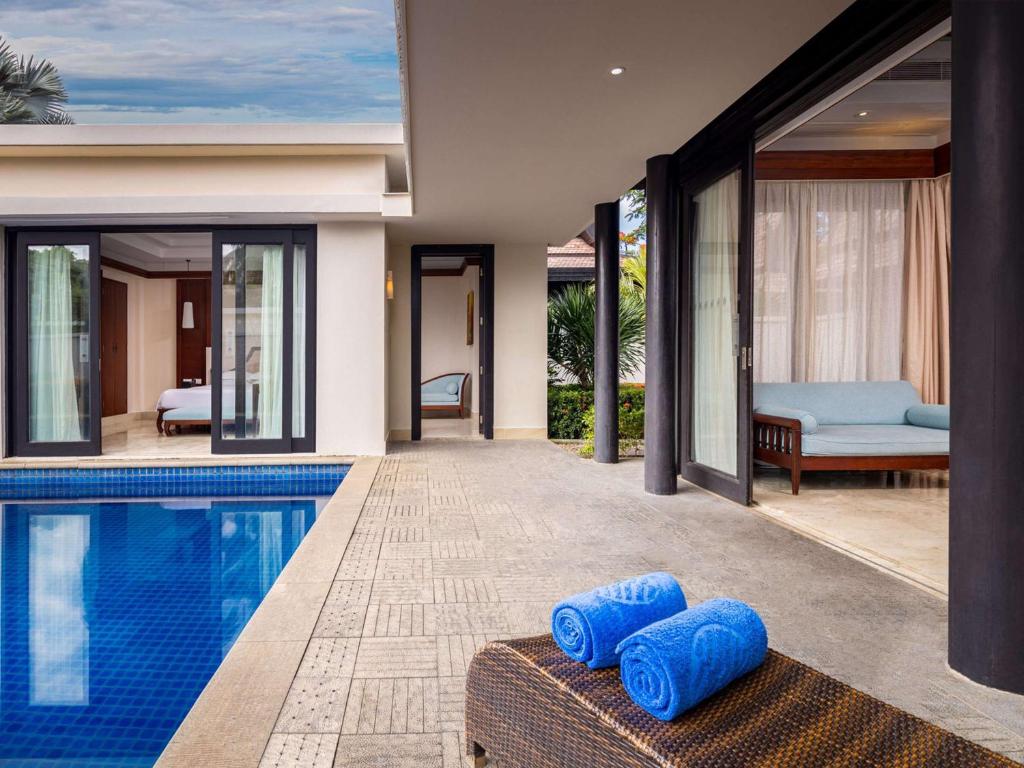 Bazén v ubytování Pullman Sanya Yalong Bay Villas & Resort nebo v jeho okolí
