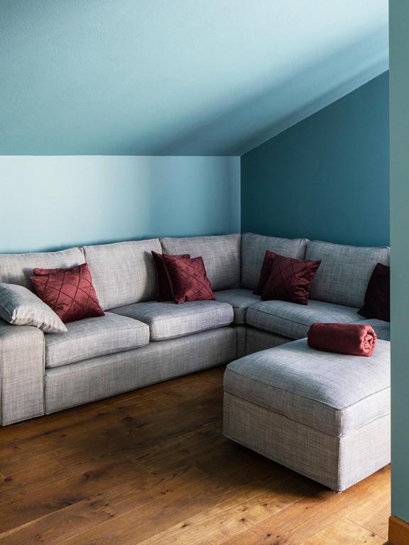 A seating area at Domus Plinii 1792 Suites