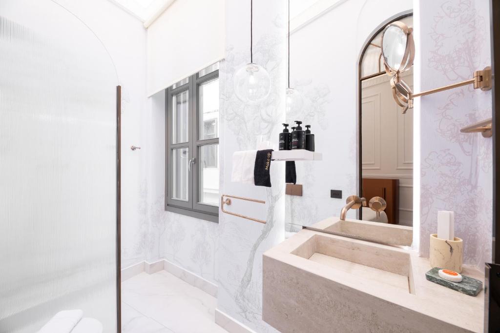 Emerald Hotel Athens - 3