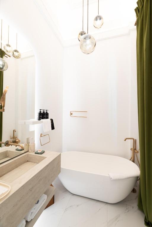 Emerald Hotel Athens - 18