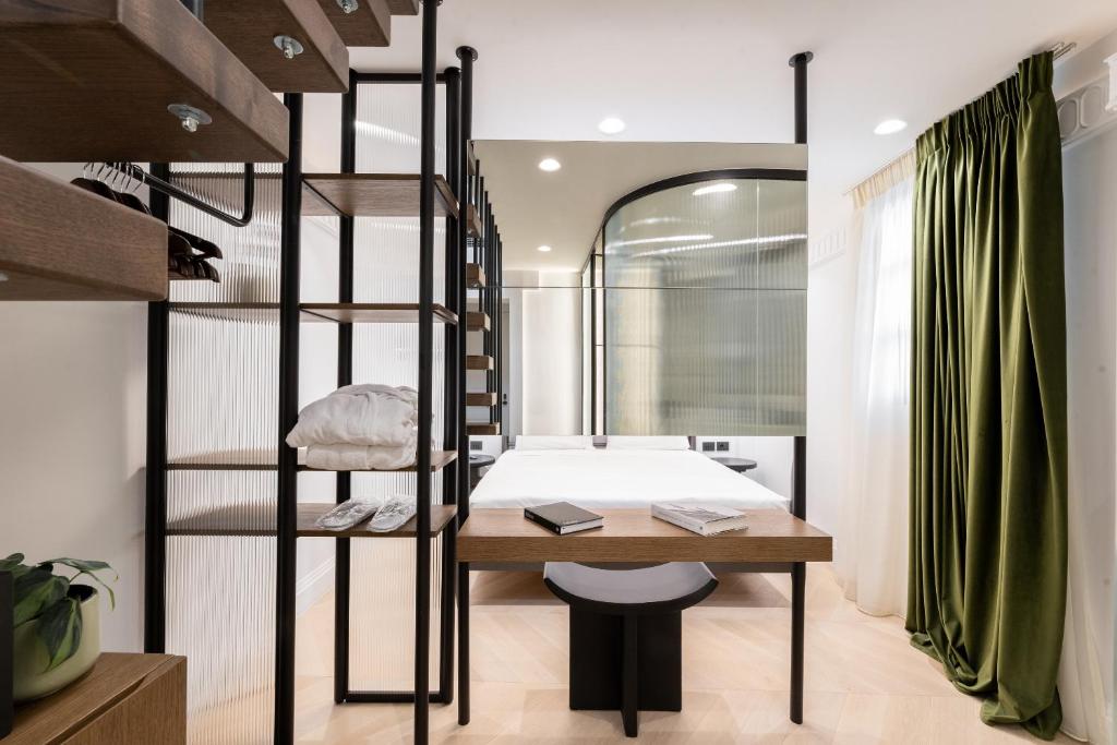 Emerald Hotel Athens - 19