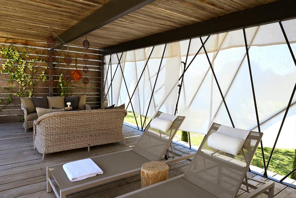 Posezení v ubytování La Suite Gordes