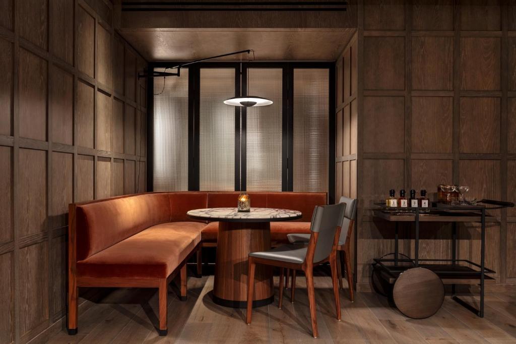 The Londoner - Signature Suite