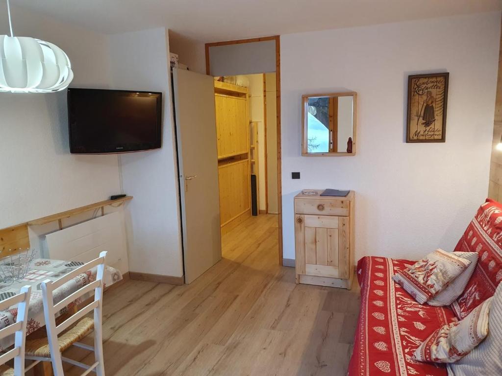 Studio rénové pour 4 pers. avec terrasse et vue montagne