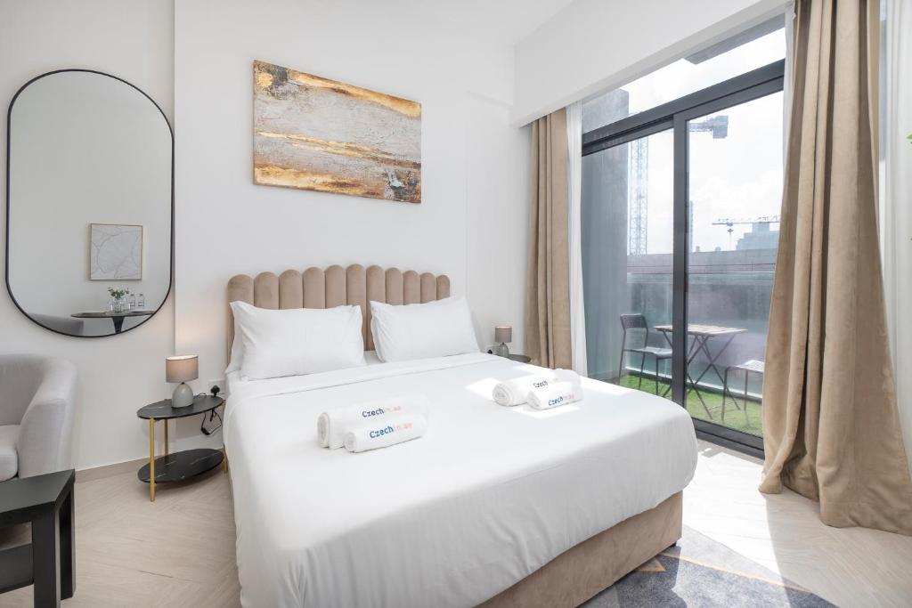Postel nebo postele na pokoji v ubytování New Listing - TOP Amenities in JVC