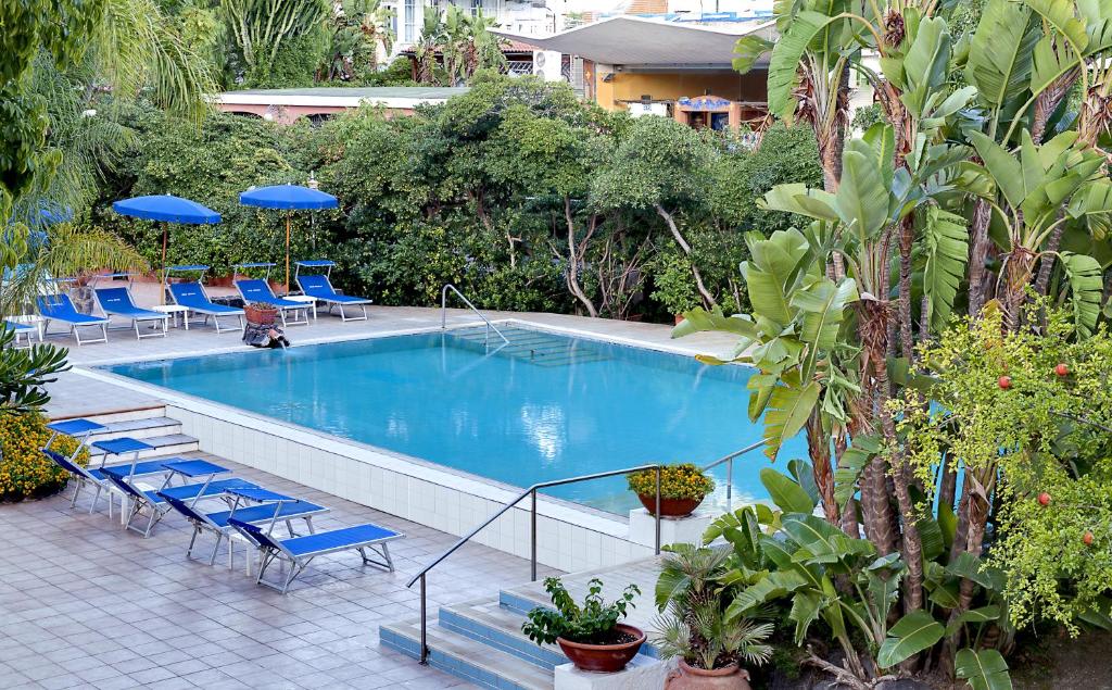 Piscina a Hotel San Giovanni Terme o a prop