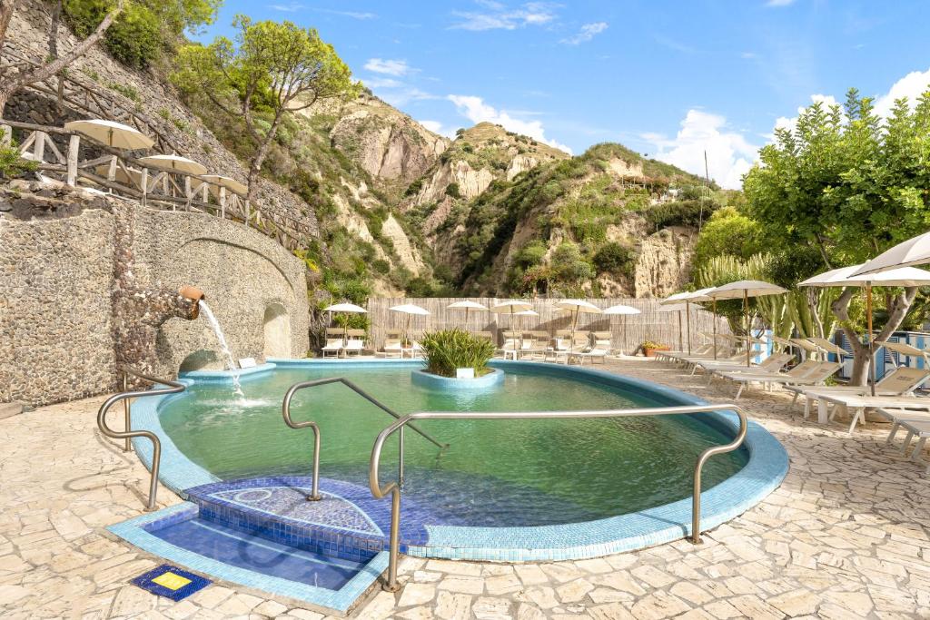 La alberca dentro o cerca de Miramare Sea Resort & Spa