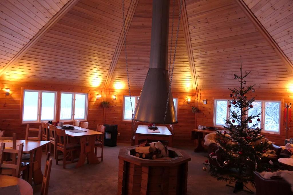 Restaurace v ubytování Arctic Ranch