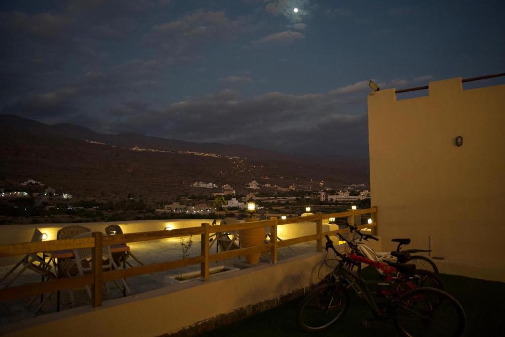 Üldine mäevaade või majutusasutusest Al Hamra Mountain View pildistatud vaade