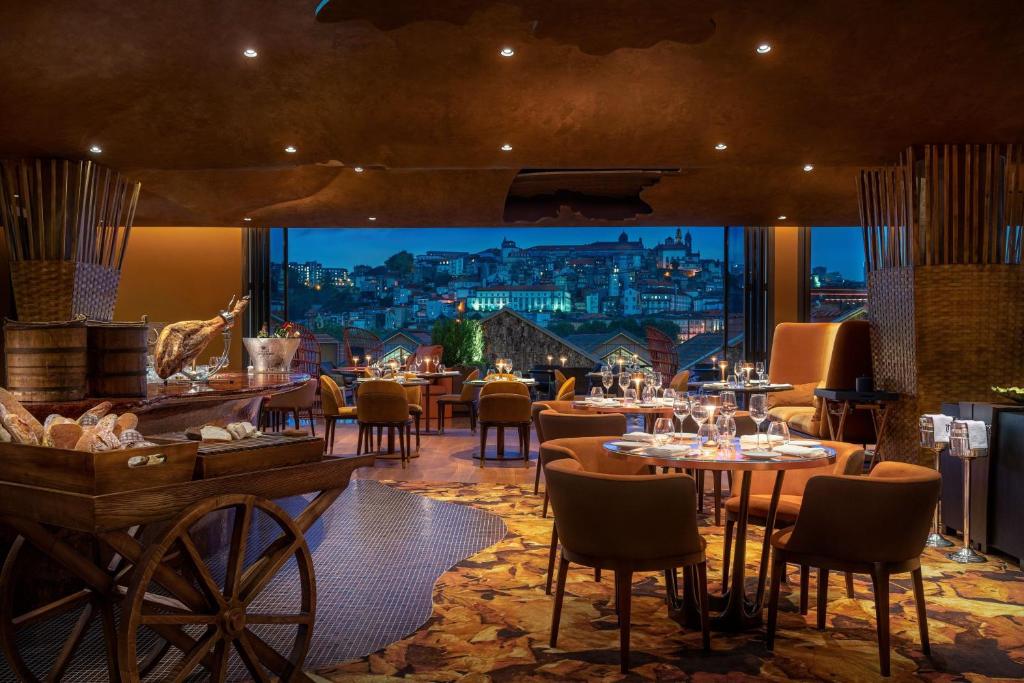 Um restaurante ou outro lugar para comer em Forte de Gaia, Autograph Collection