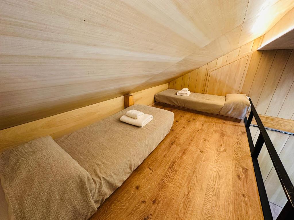 Departamento dos ambientes, muy cálido y luminoso, en el centro de SMA. 17V5