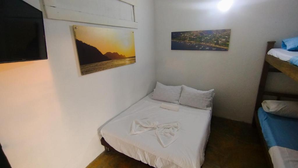 Postel nebo postele na pokoji v ubytování Villa Mary Hostel
