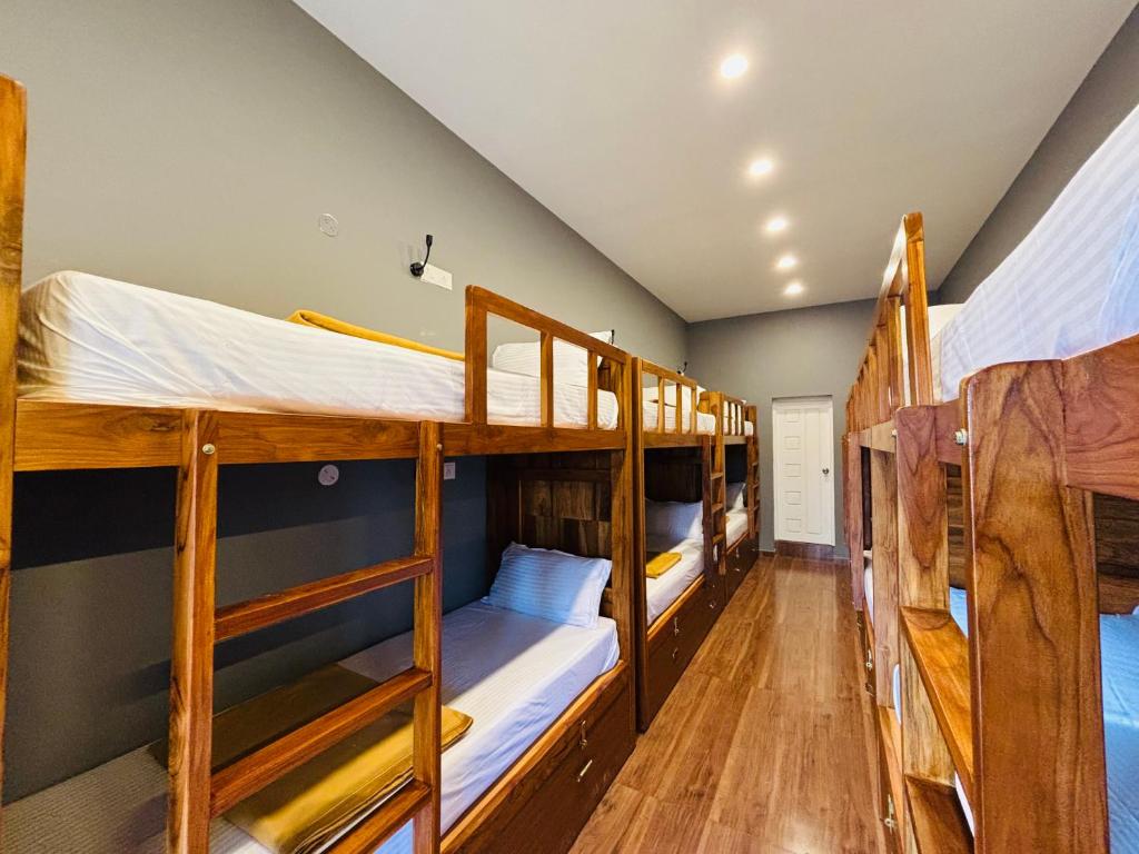 Postel nebo postele na pokoji v ubytování BUNK HUB hostel
