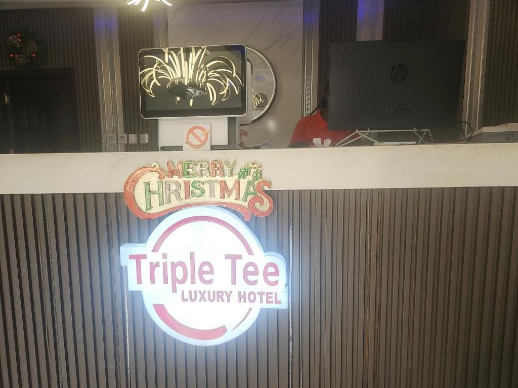 Certifikát, hodnocení, plakát nebo jiný dokument vystavený v ubytování Triple Tee Luxury Hotel & Service Apartments Surulere