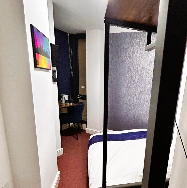 Hillcrest Liverpool City Central - Resim 18