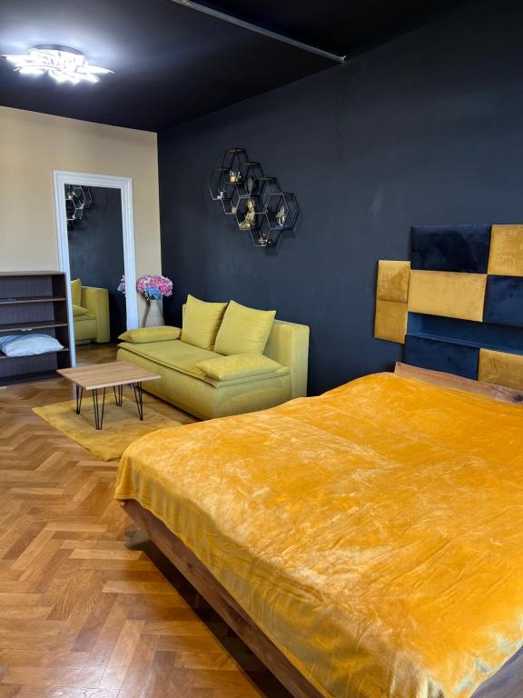 Posezení v ubytování Wenceslas square apartment 150 m2