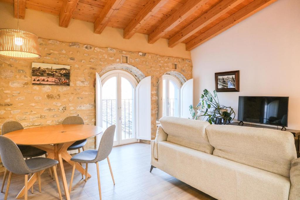 Ganganell Àtic - Apartamento con terraza en Besalú - Housity