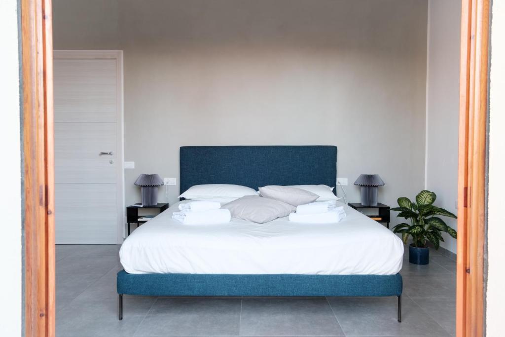Florence Minimal Nest