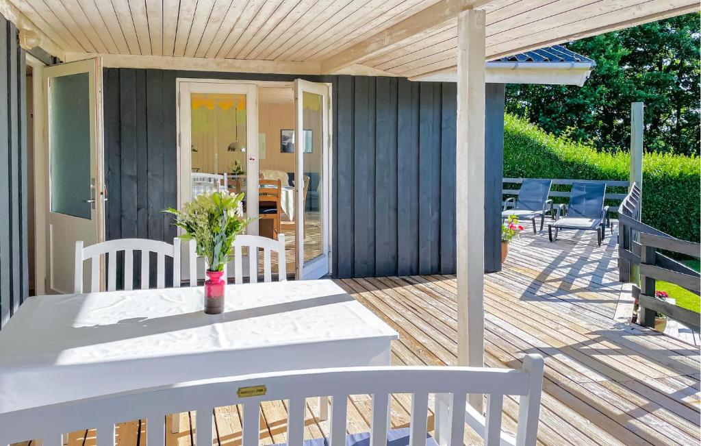 Μπαλκόνι ή βεράντα στο 3 Bedroom Awesome Home In Bjert