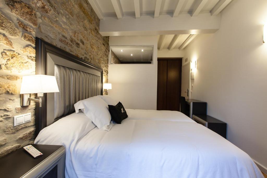 Hotel Montenegro Compostela - Resim 35