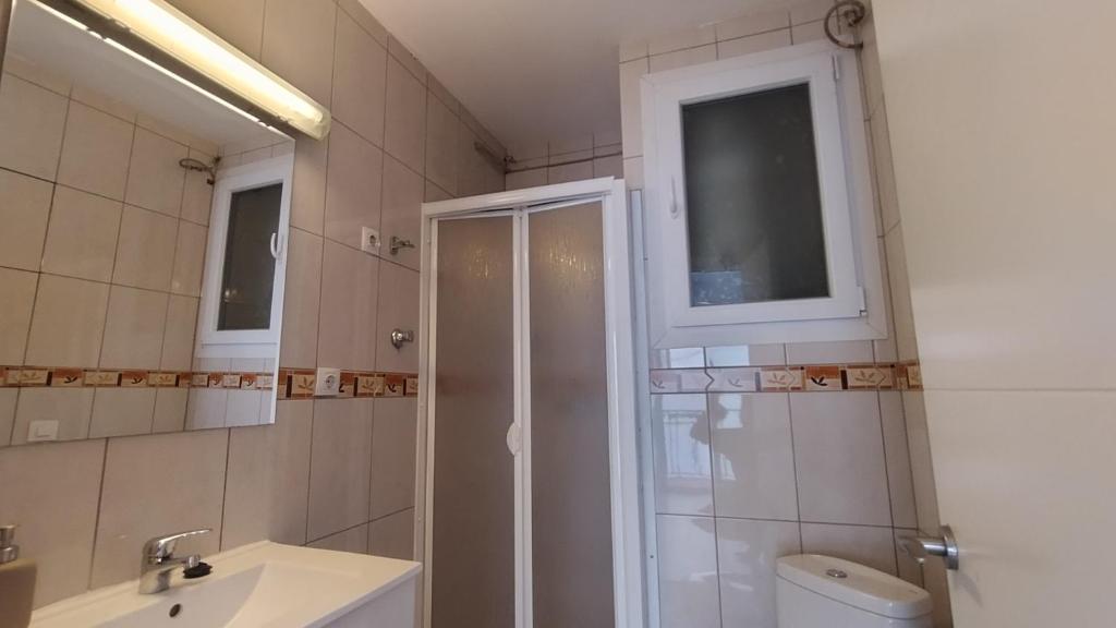Kúpeľňa v ubytovaní Rosesapparts Estudios & Parking