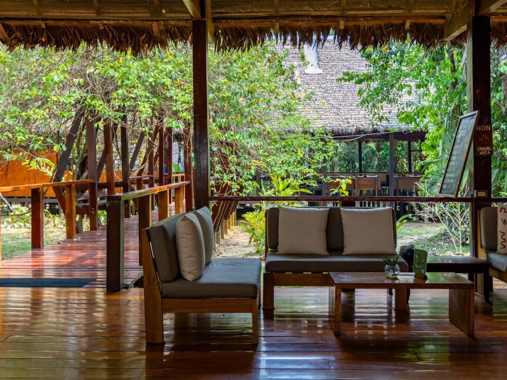 Istumisnurk majutusasutuses Posada Amazonas Lodge
