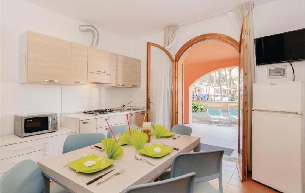 Kuchyň nebo kuchyňský kout v ubytování The Charming Marina Village Tipo 3-3 Bedroom Villa 6 persons