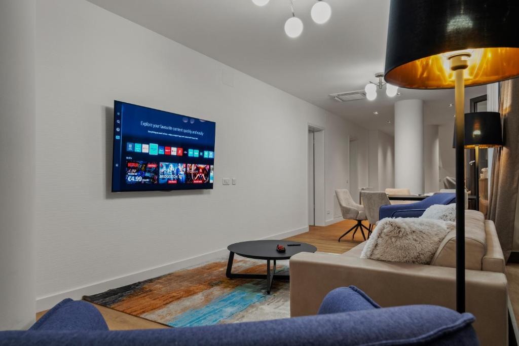 Crown Penthouse - Luxurious, Spa & Vista , by Uni88 ApartHotel - Resim 23