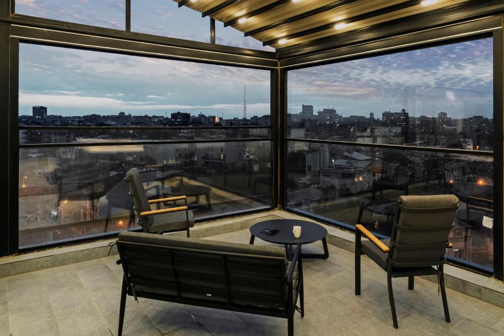 Crown Penthouse - Luxurious, Spa & Vista , by Uni88 ApartHotel - Resim 29