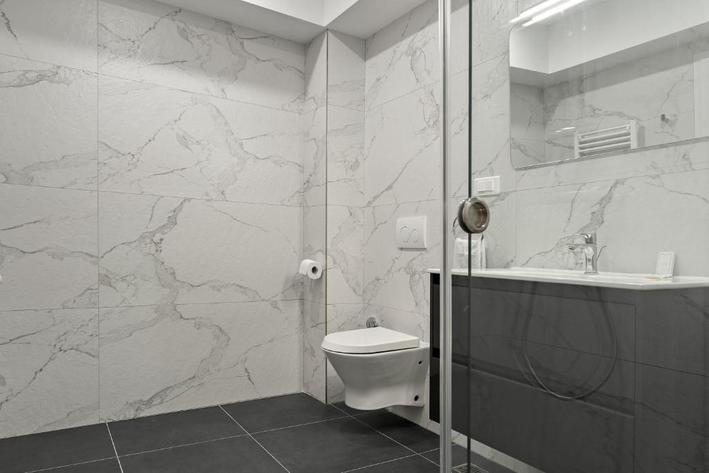 Crown Penthouse - Luxurious, Spa & Vista , by Uni88 ApartHotel - Resim 44
