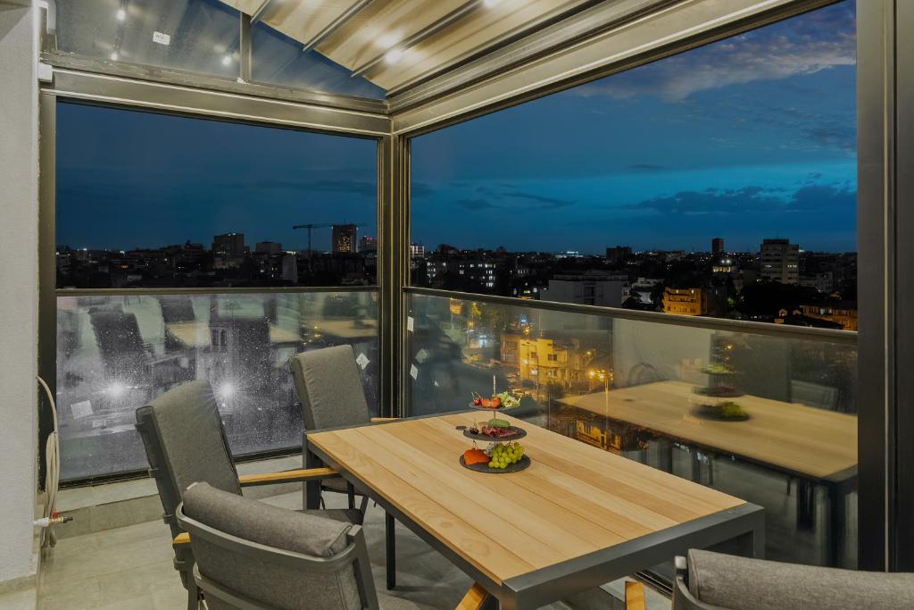 Crown Penthouse - Luxurious, Spa & Vista , by Uni88 ApartHotel - Resim 19