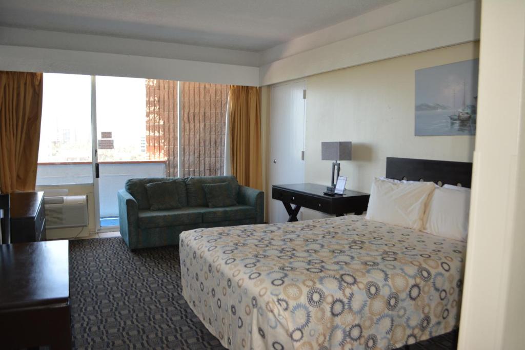 Padre South Hotel On The Beach - 