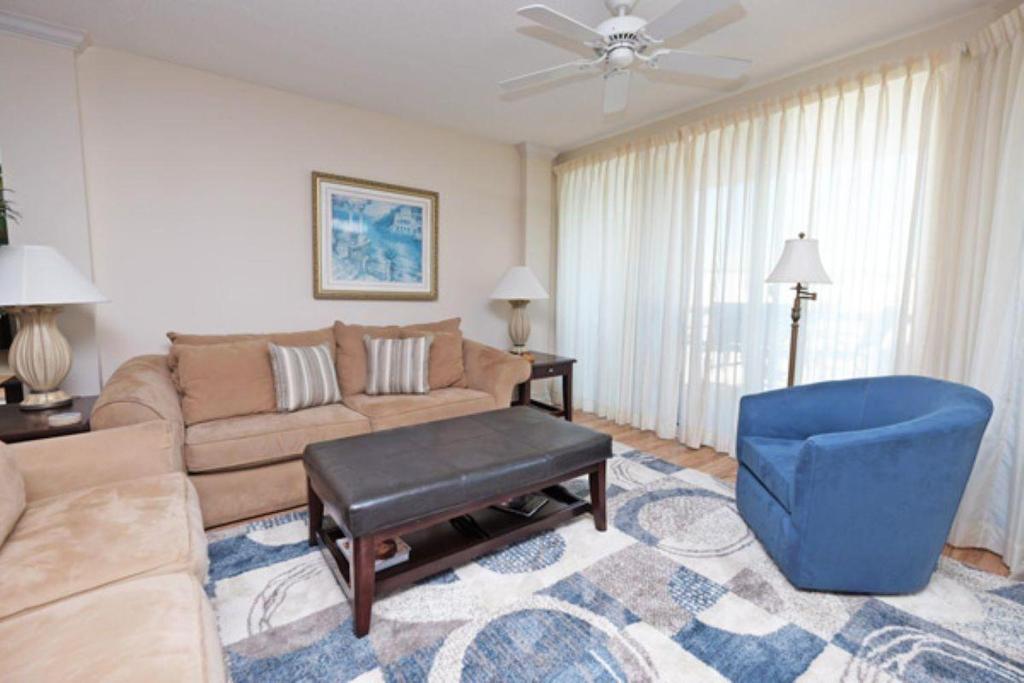 Whitney Parish Retreat Beachfront Bliss - Appartement De Trois Chambres