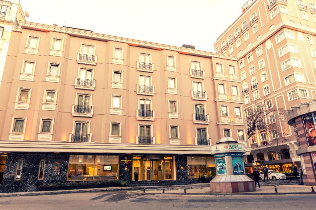 The building in which a szállodákat is located