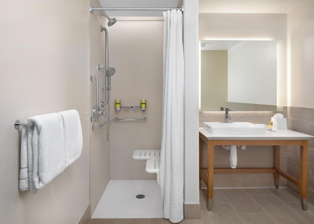 Sustainability certification Element by Marriott Bloomington Mall of America - Camera Deluxe King Con Doccia A Trasferimento - Accessibile Alla Mobilità