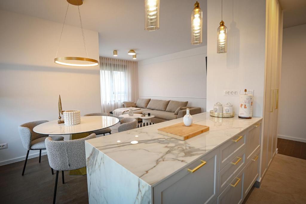 Χώρος καθιστικού στο Eterna Residences