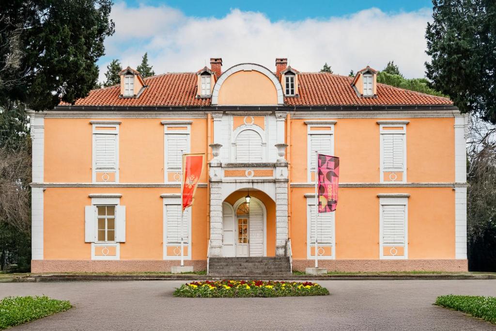 Budova, kde se hotel nachází
