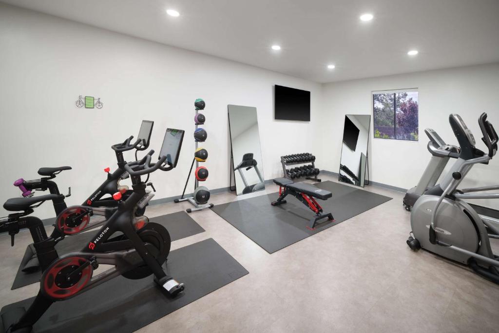 Fitness centrum a/nebo fitness zařízení v ubytování Aiden by Best Western Sedona