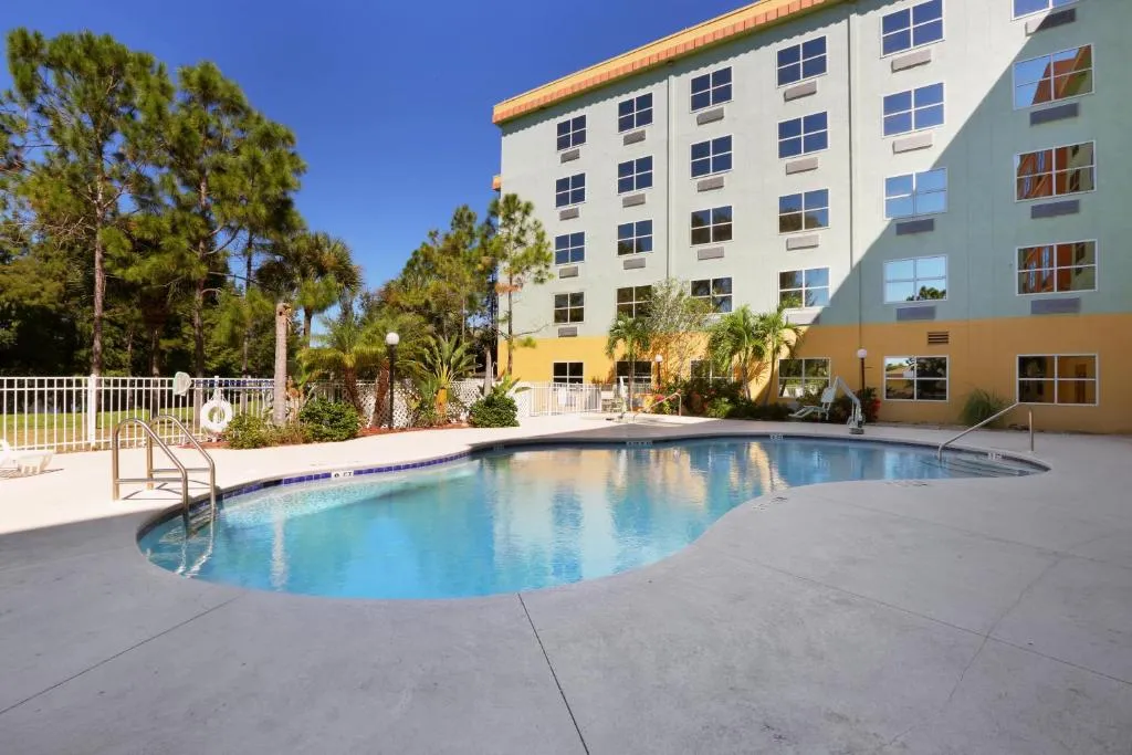 Allure Suites of Fort Myers in Fort Myers