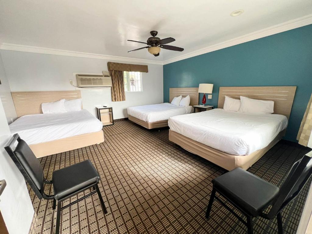 Viking Motel-Ventura - Deluxe Family Room With Kitchen & Spa Bath