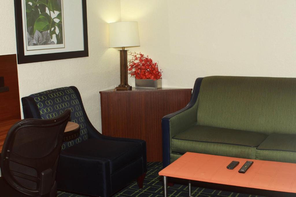 Fairfield Inn & Suites by Marriott Fairmont - Error