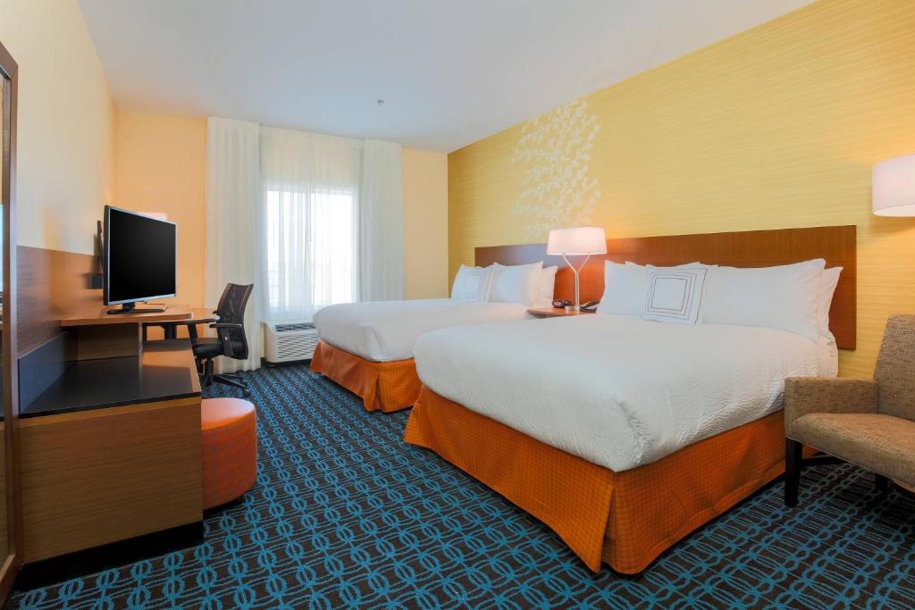 Postel nebo postele na pokoji v ubytování Fairfield Inn & Suites by Marriott Cotulla