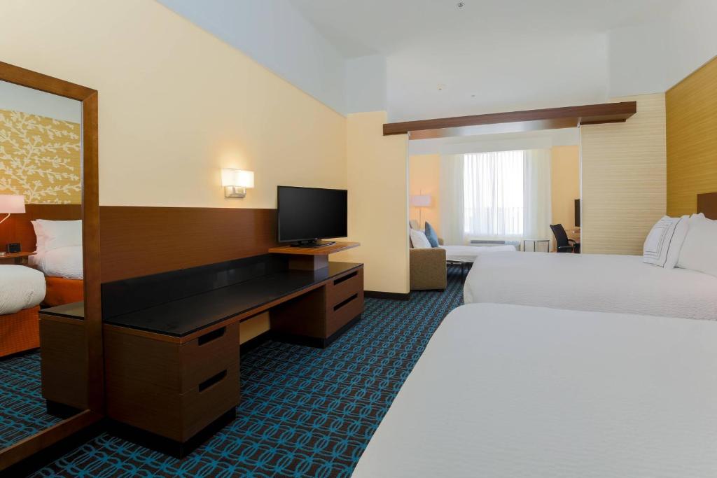 Postel nebo postele na pokoji v ubytování Fairfield Inn & Suites by Marriott Cotulla