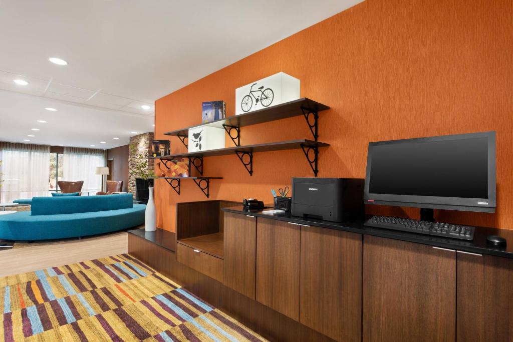 Fairfield Inn & Suites by Marriott Charlottesville Downtown/University Area photo